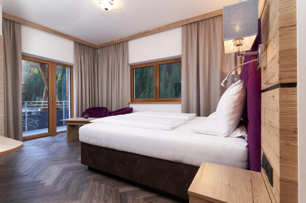 Hotel Gundolf Sankt Leonhard im Pitztal Bagian luar foto