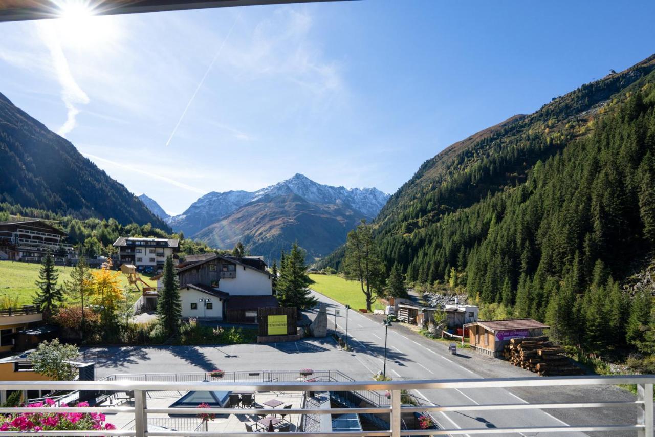 Hotel Gundolf Sankt Leonhard im Pitztal Bagian luar foto