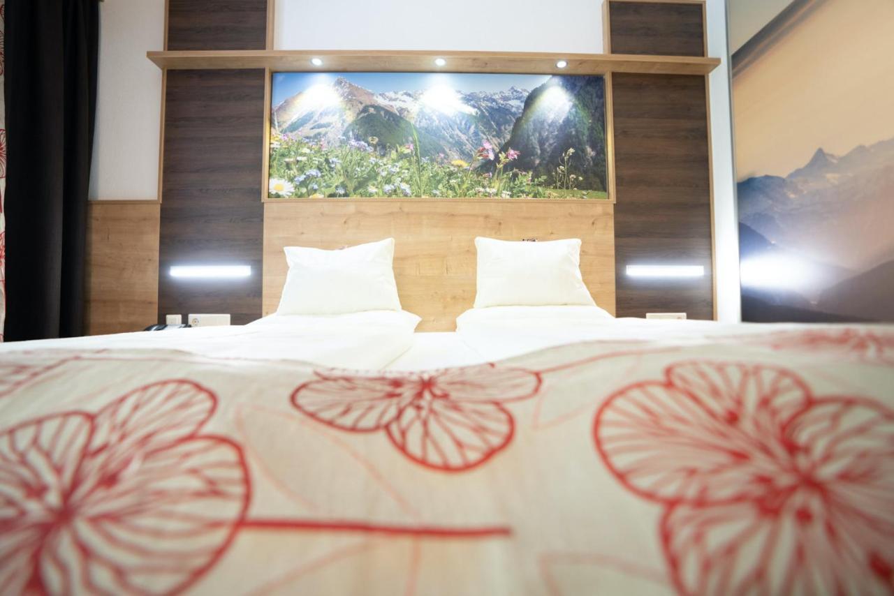 Hotel Gundolf Sankt Leonhard im Pitztal Bagian luar foto
