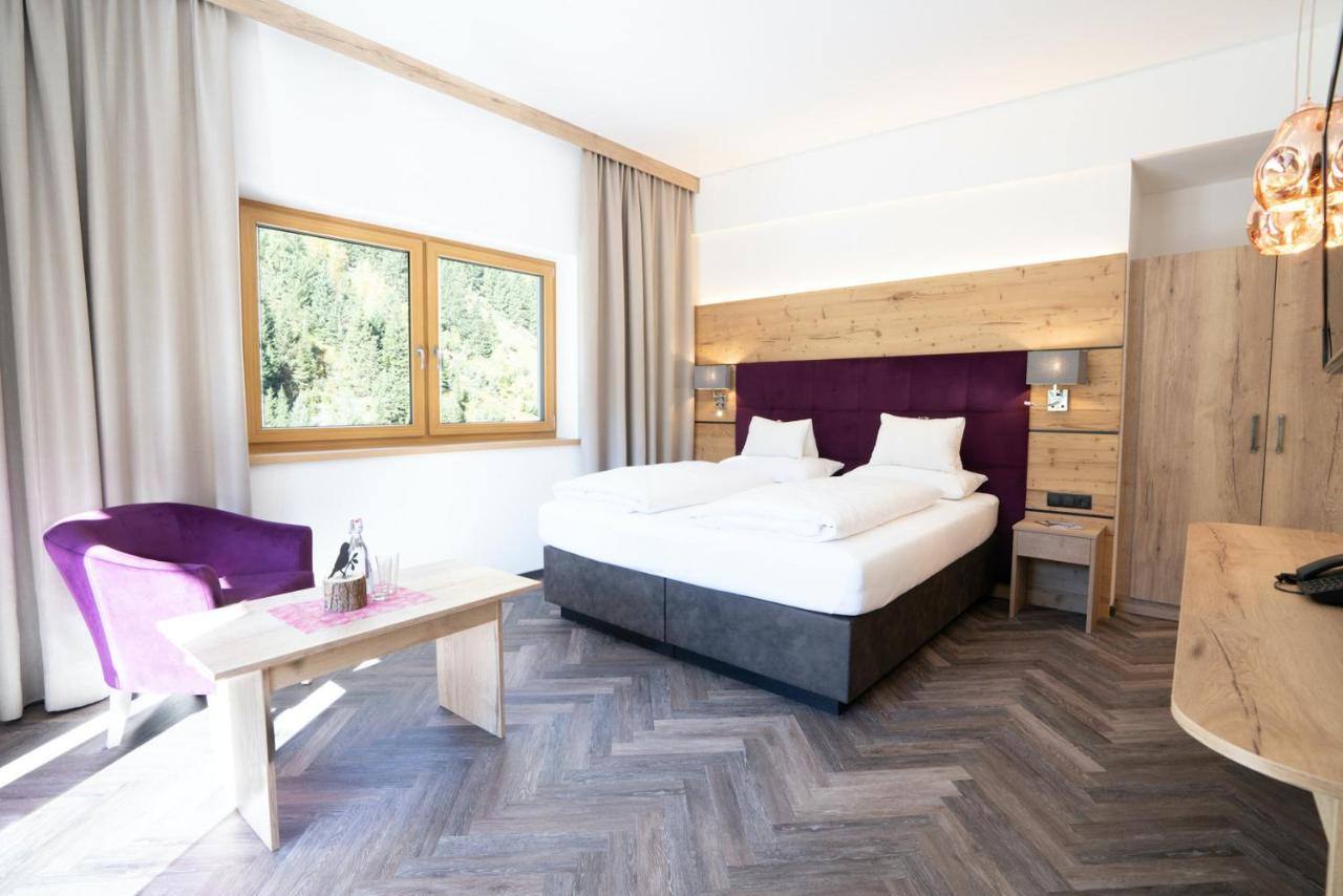Hotel Gundolf Sankt Leonhard im Pitztal Bagian luar foto