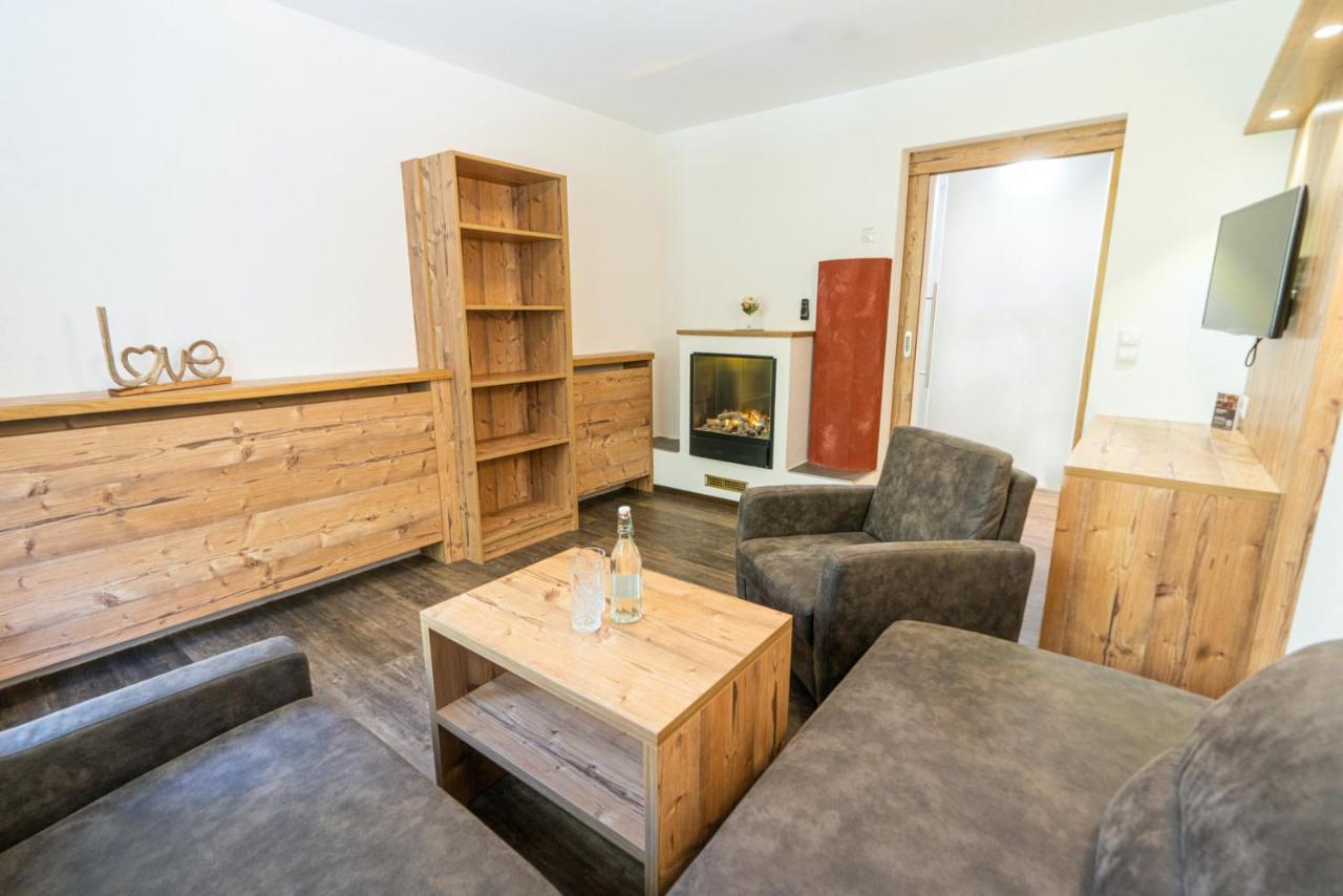 Hotel Gundolf Sankt Leonhard im Pitztal Bagian luar foto
