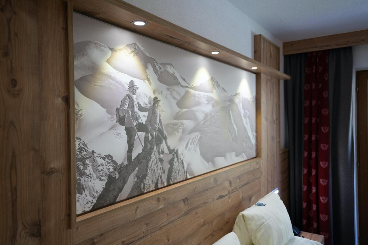 Hotel Gundolf Sankt Leonhard im Pitztal Bagian luar foto