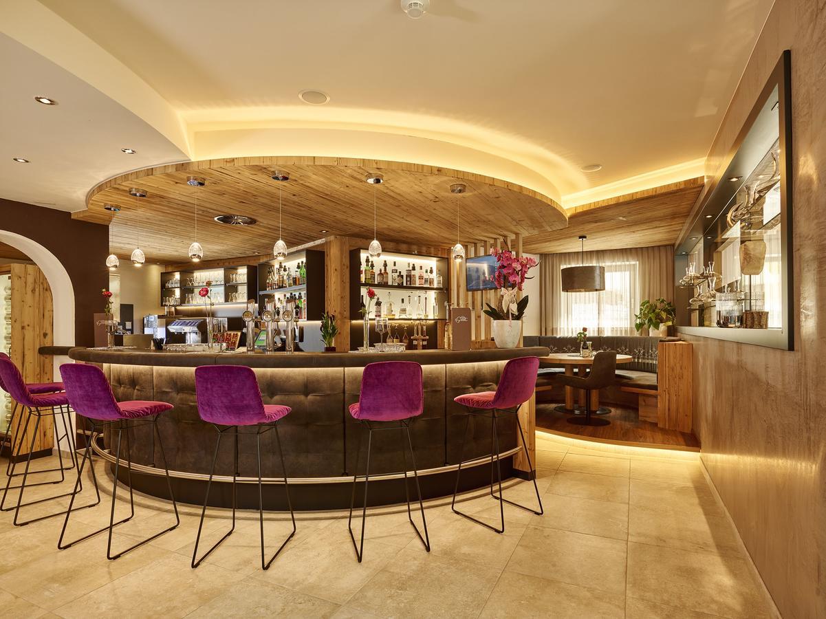 Hotel Gundolf Sankt Leonhard im Pitztal Bagian luar foto